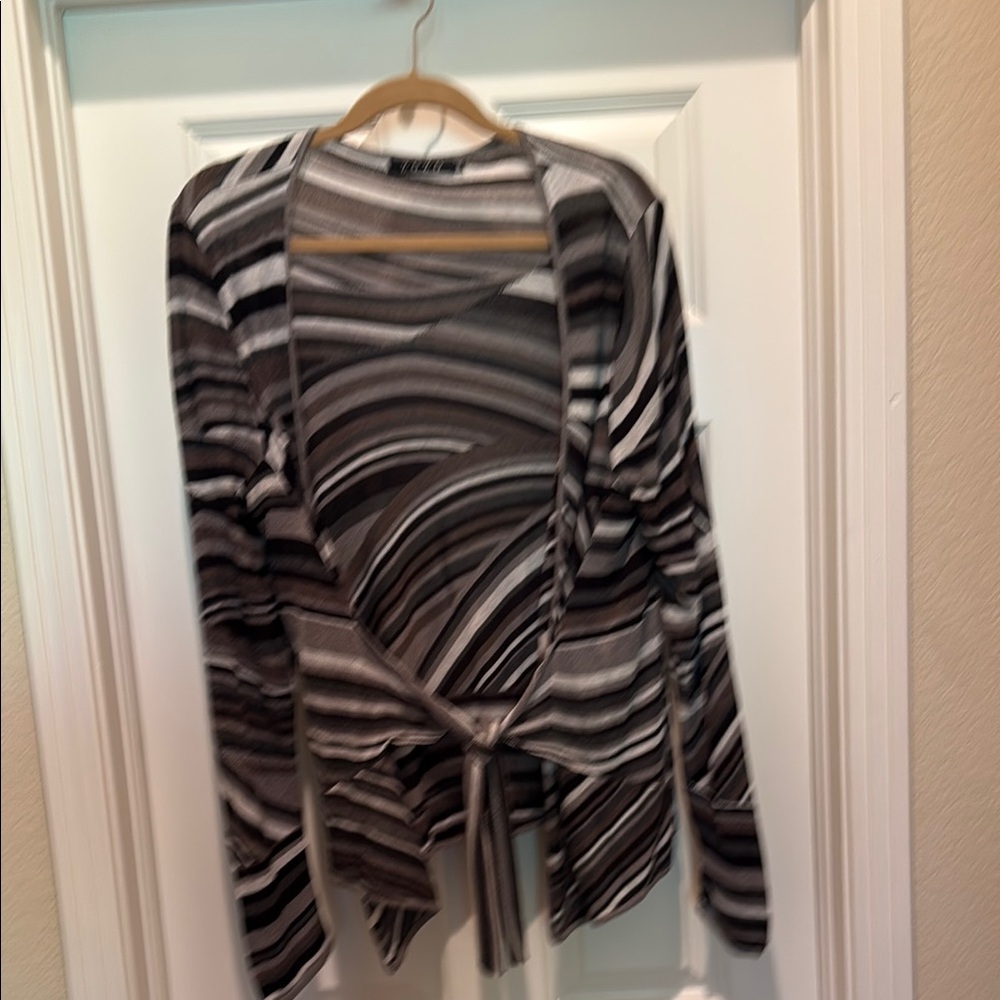 Zozo striped cardigan tie in front